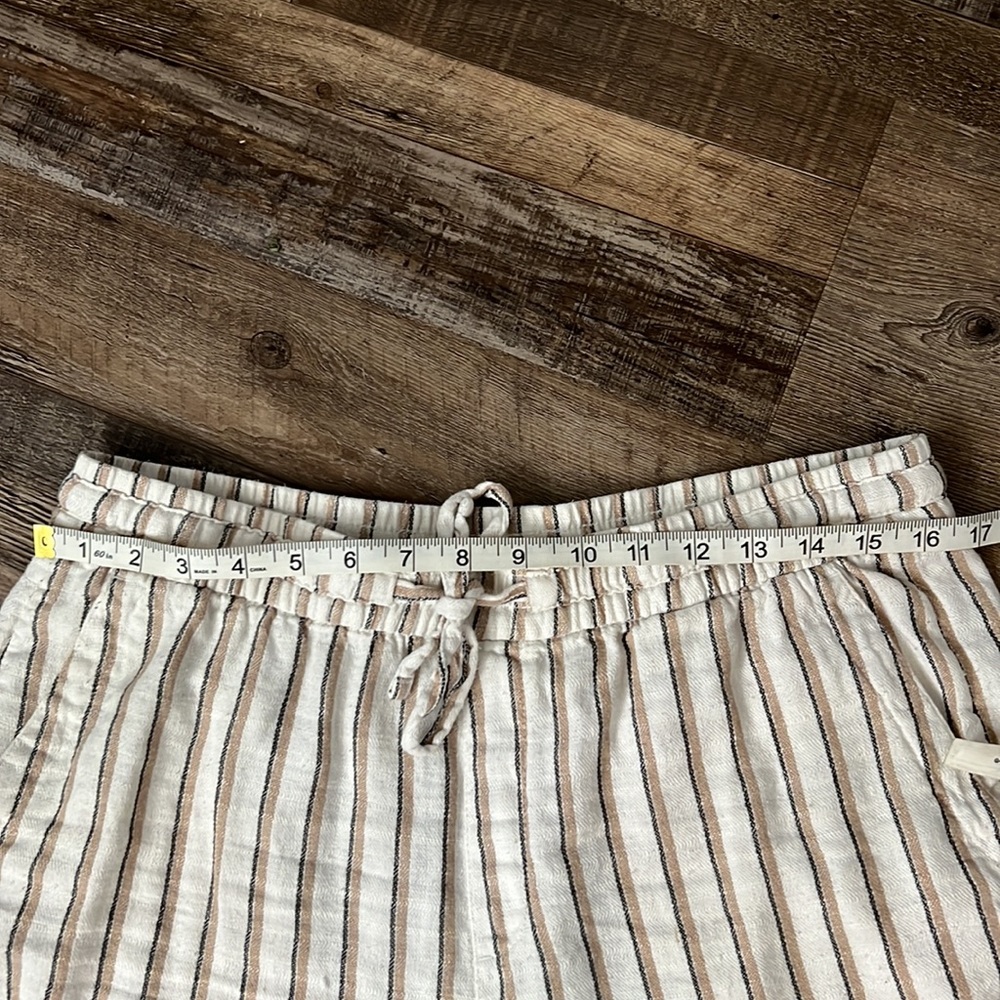 Old Navy Drawstring Shorts - Picture 7 of 7
